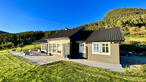 Todalsfjord Ferienhaus E Ansicht Vom Wasser Mit Hausberg