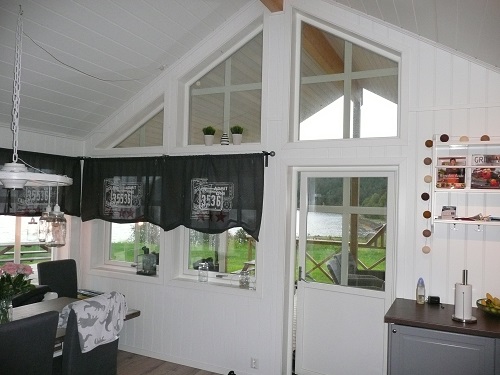 Todalsfjord Norwegen Ferienhaus E 05 Esszimmer A.jpg
